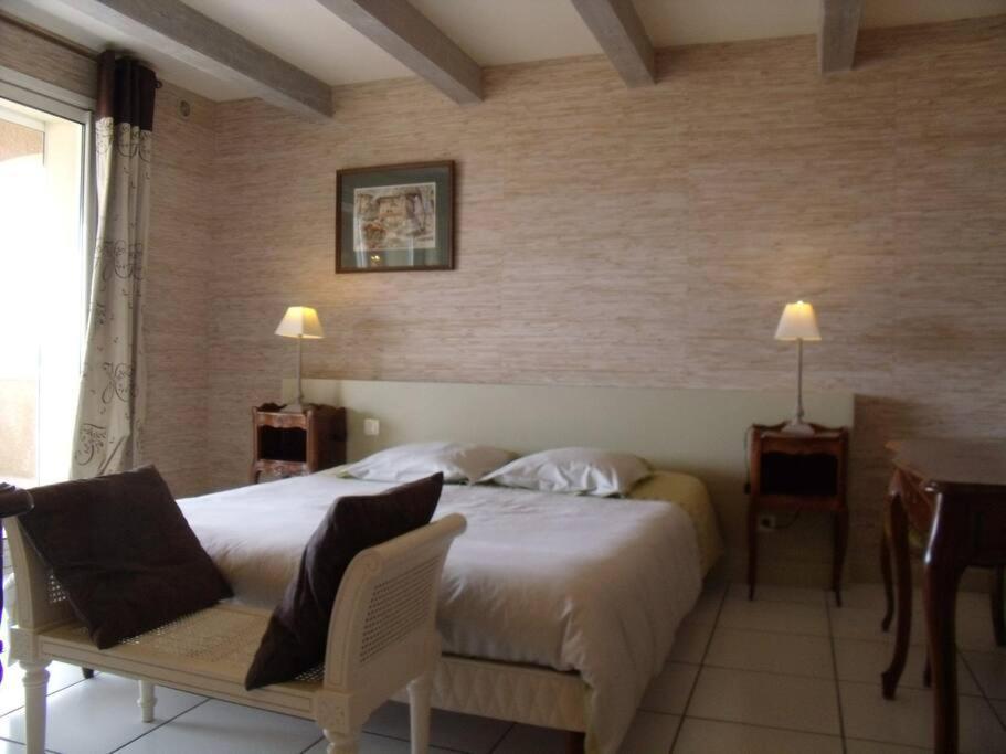 Gites En B&B Le Clos De La Cerise Châteauneuf-du-Pape Kültér fotó